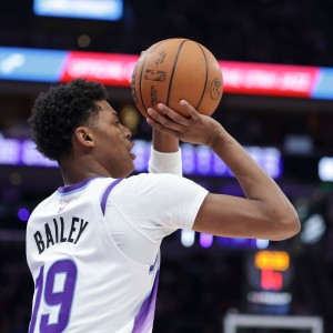 星空体育-状态起伏大！5号秀贝利半场9中3拿8分1板 次节4中0