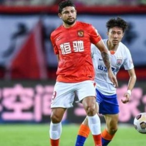 星空体育在线登录-【中超】杨立瑜艾克森破门 广州2比1送泰山赛季首败